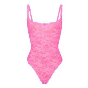 SKIMS Stretch Lace Thong Bodysuit- Sugar Pink NWOT